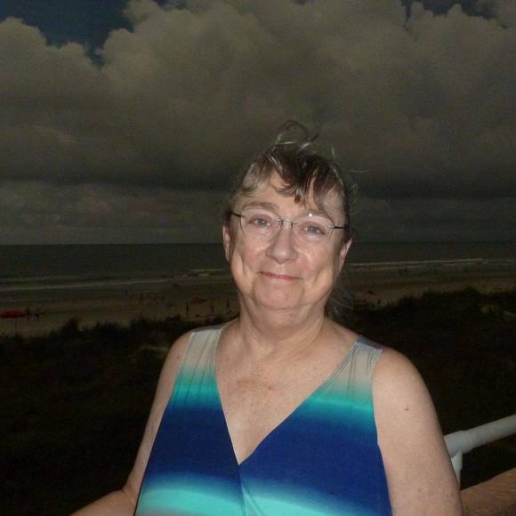 Meet your Posher, Paula - Picture 1 of 1